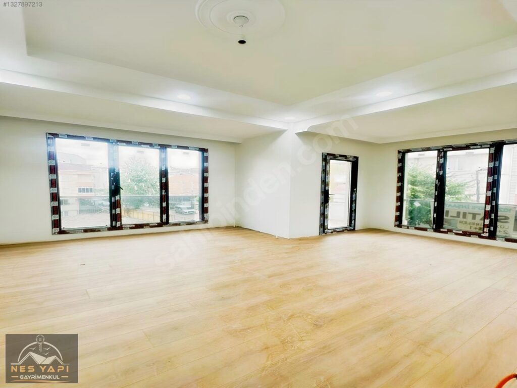 AVCILAR’DA METROBÜSE 5 DK SIFIR SATILIK ARAKAT DAİRE!