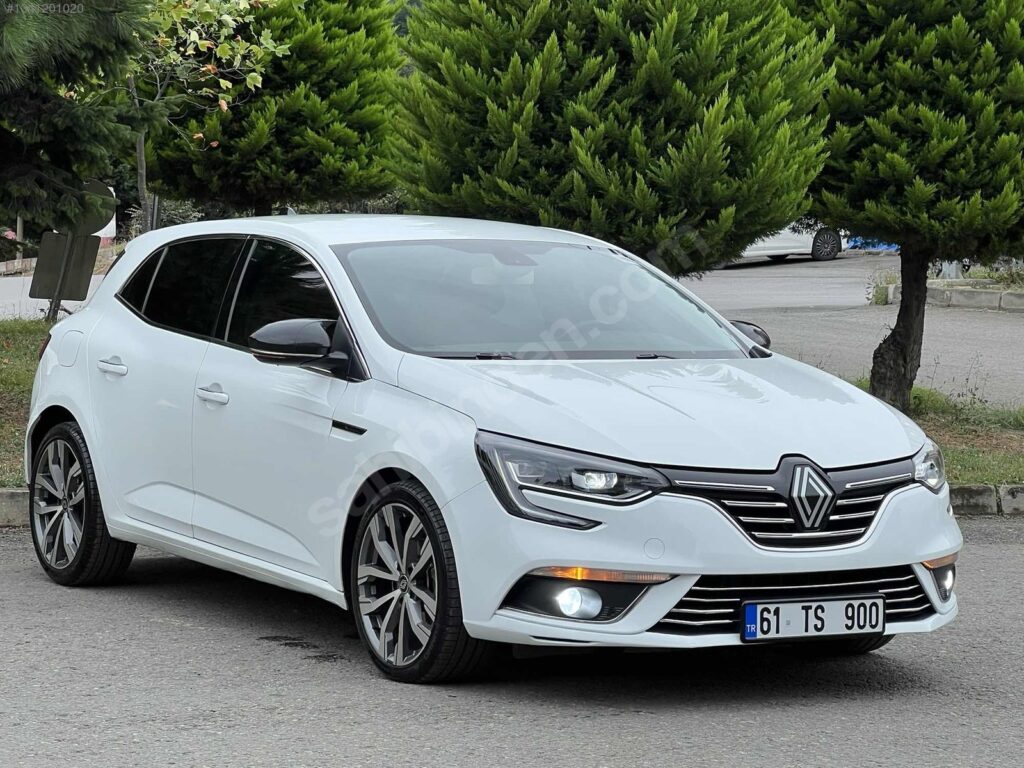 HKZ MOTORS’DAN K.KARTINA 18 AY TAKSİT İMKANI MEGANE