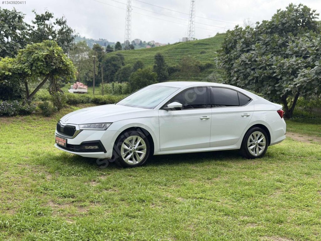 2023 OCTAVIA OTOMATİK BOYASIZ 90.000KM İLK GÜNKÜ TEMİZLİK