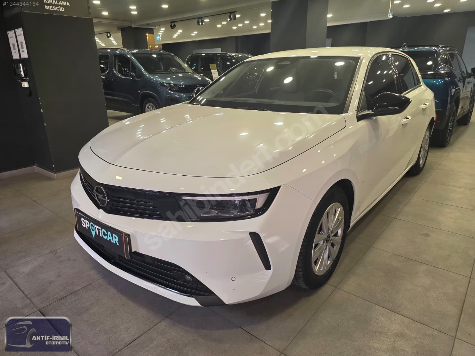 AKTİF-İRİYIL/ OPEL ASTRA EDİTİON 130HP AT8/ BEYAZ/ 2024