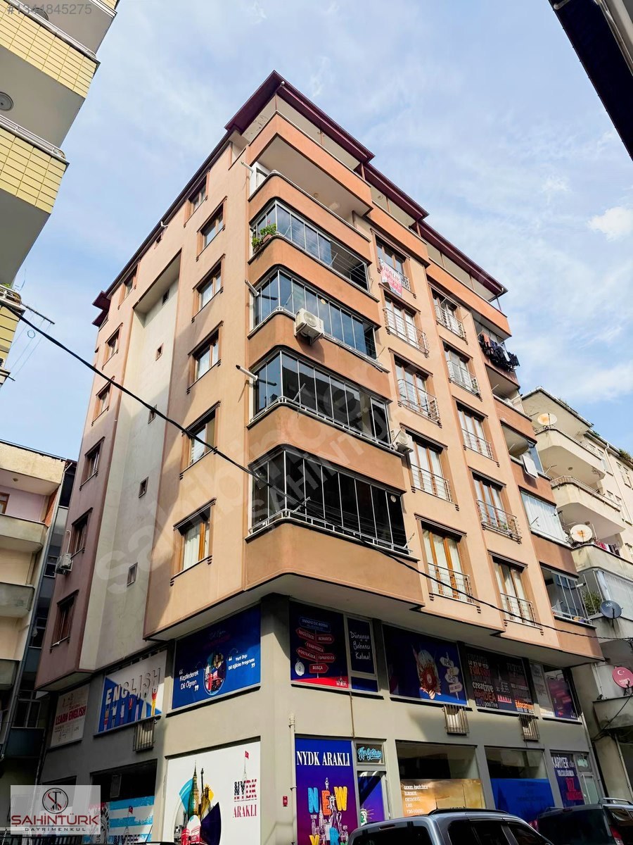 ŞAHİNTÜRK’DEN ARAKLI MERKEZ DE SATILIK GENİŞ 2+1 DAİRE